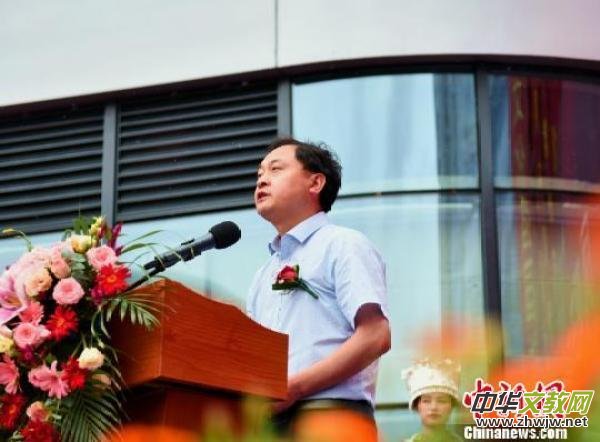 鳳凰古城再添新地標“鳳鳴天下”雕塑今日揭幕 鳳凰古城再添新地標“鳳鳴天下”雕塑今日揭幕