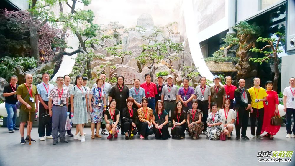 “品讀孝鄉(xiāng) 放歌和也”藝術(shù)之旅·第12屆中國作家新創(chuàng)作論壇在安吉舉行 “品讀孝鄉(xiāng) 放歌和也”藝術(shù)之旅·第12屆中國作家新創(chuàng)作論壇在安吉舉行