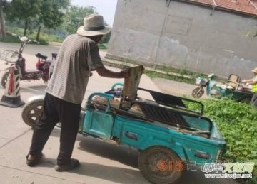 ��Ѯ����ͻ�l�X���У��������Ȳ����� 
