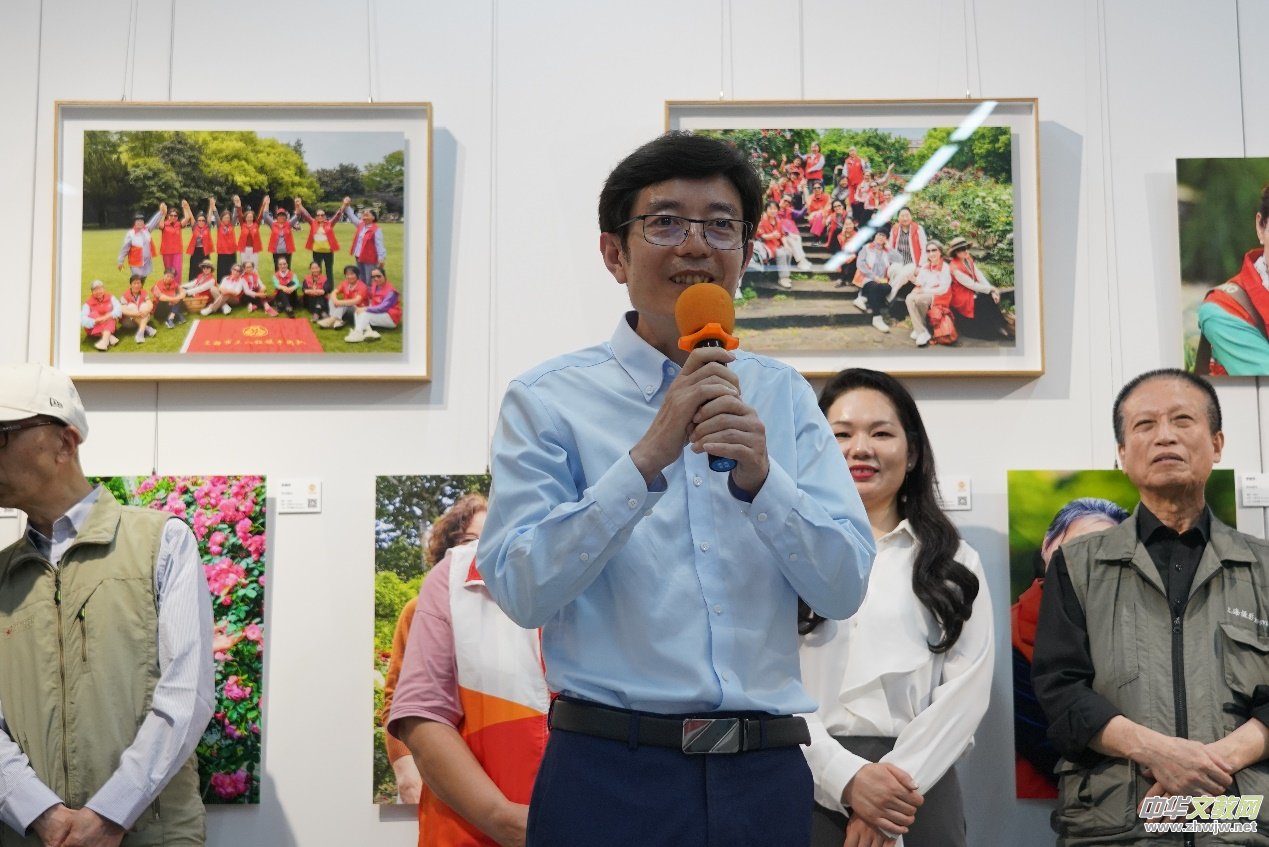 匯聚榜樣力量,共賞藝術華章—“勞模旗手勞動節風采展”在滬盛大啟幕 匯聚榜樣力量,共賞藝術華章—“勞模旗手勞動節風采展”在滬盛大啟幕